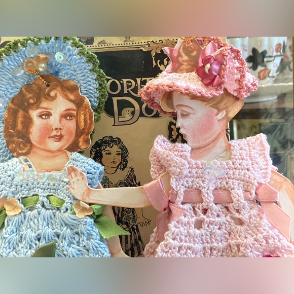 2 Paper Dolls Crochet Clothes Hats Stands Christmas Ornaments Wayne M. Kolenski - Picture 9 of 16